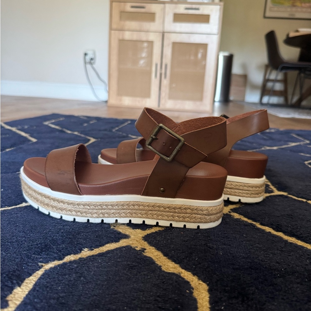 Francesca's Collections Brown Platform Sandals